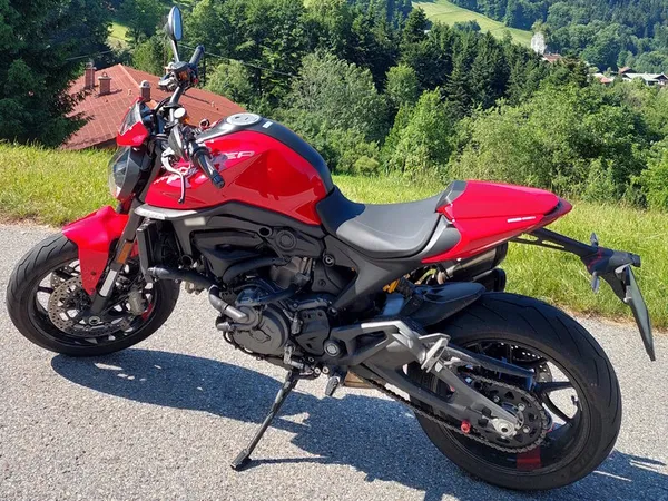 Ducati Monster 937