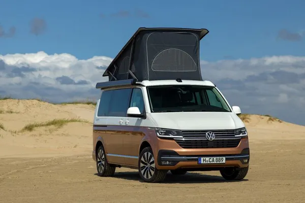 VW California Ocean — pop-up střecha pro spaní